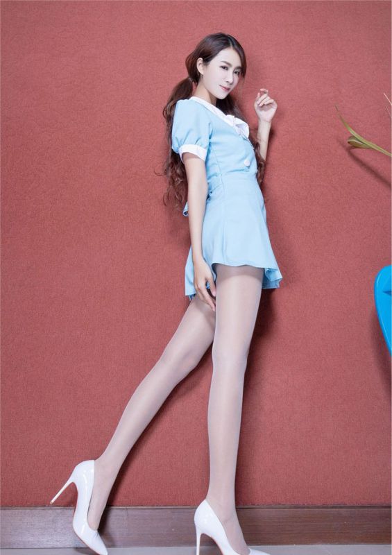 长腿丝袜美女Miso短裙诱惑图