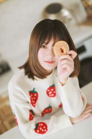 短发美女长腿白丝极品图库诱惑性感写真图片