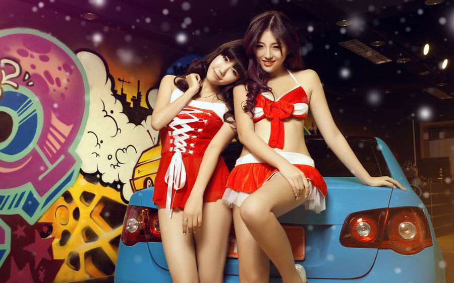 极品圣诞美女与豪车倾情写真图片