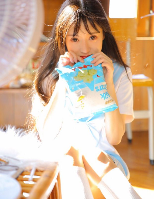 校园二次元美女萝莉班花校花白丝水手服诱惑图片