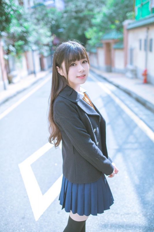 校园初恋气质JK制服美女街拍黑丝美腿诱惑图片