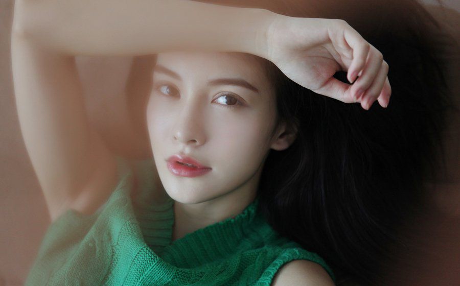 气质美女性感迷人美臀写真