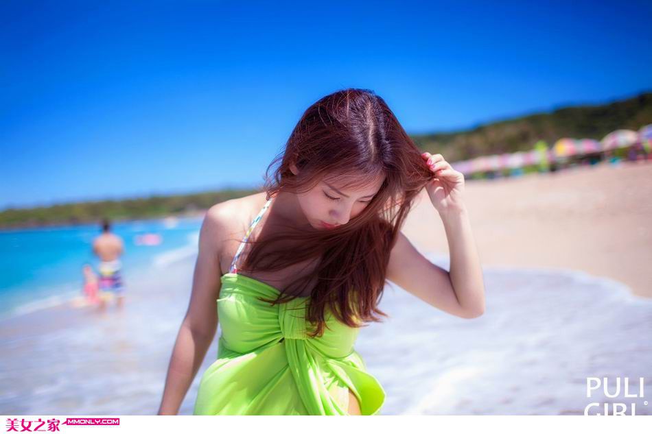 夏日比基尼美女沙滩唯美写真