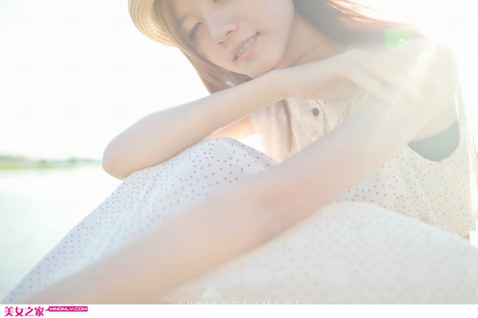 长裙美女清新户外写真