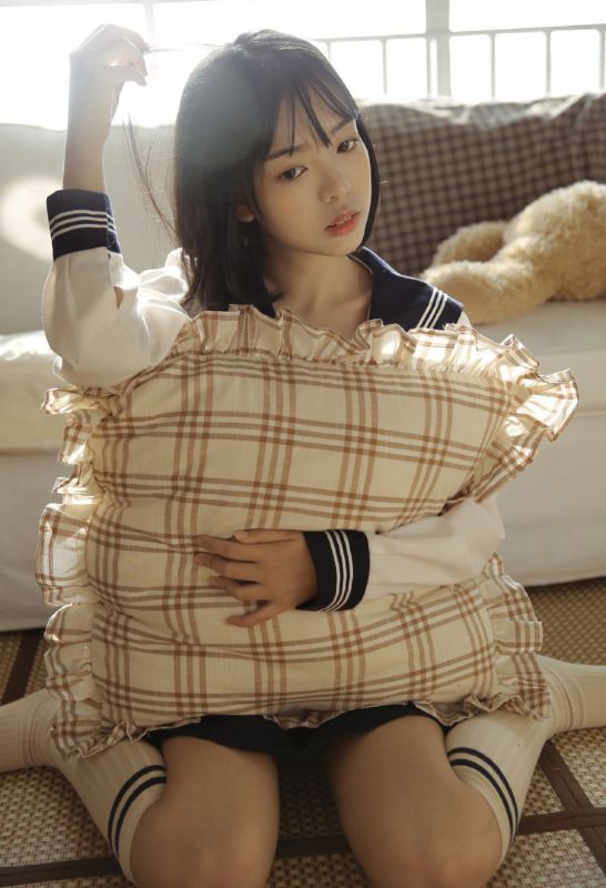 sm调教校园水手制服美女白丝袜美腿国产精品写真