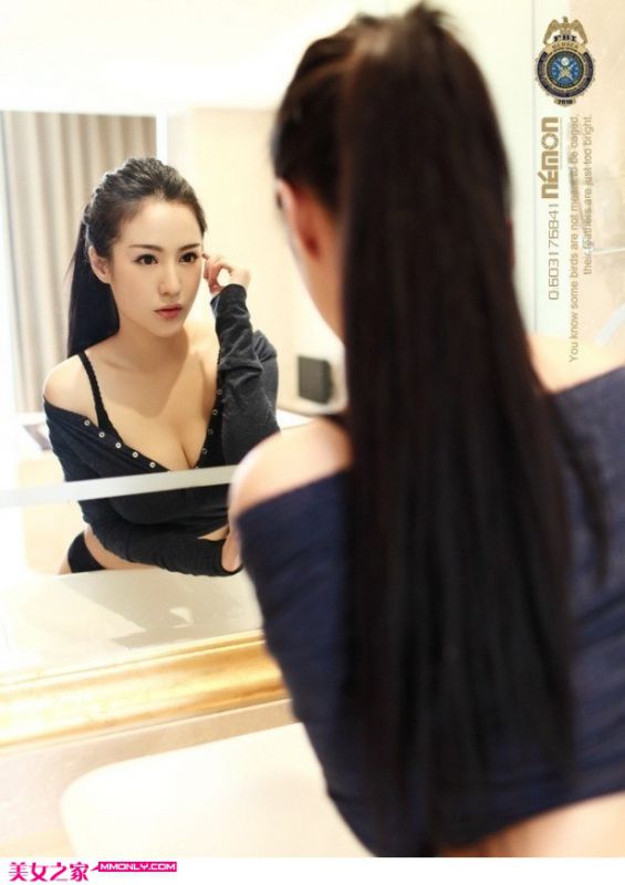美女刘子璇私房美胸诱惑写真