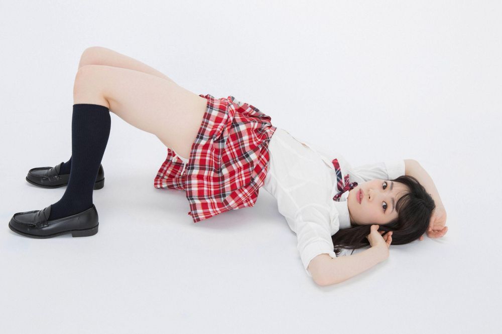 日本少女jk制服诱惑丝袜美腿人体写真图片