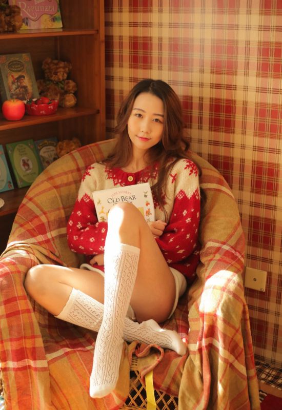 成熟御姐美女圣诞节露丝袜美腿诱惑性感写真图片
