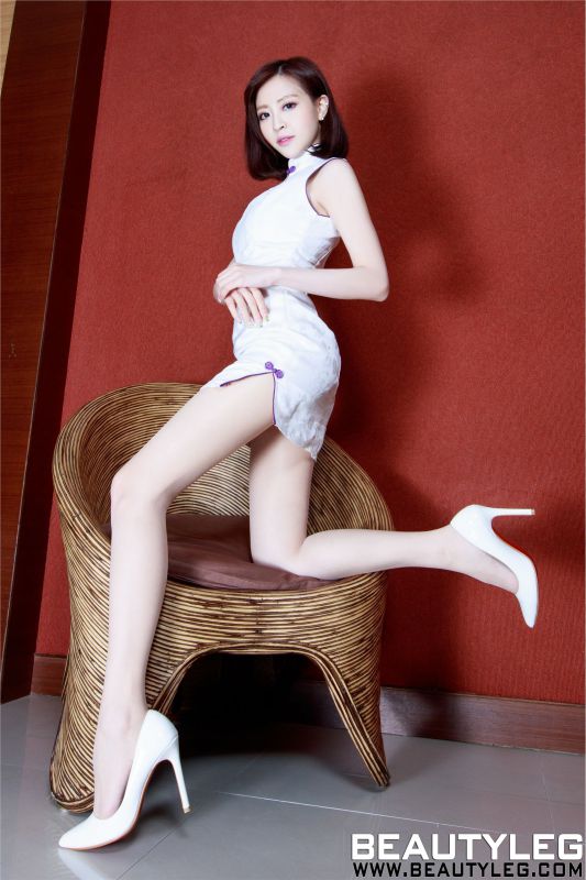 台湾Beautyleg腿模Lucy旗袍丝袜诱惑图