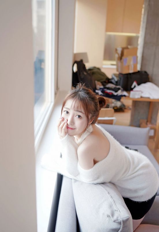 小清新俏皮美女嫩足诱惑
