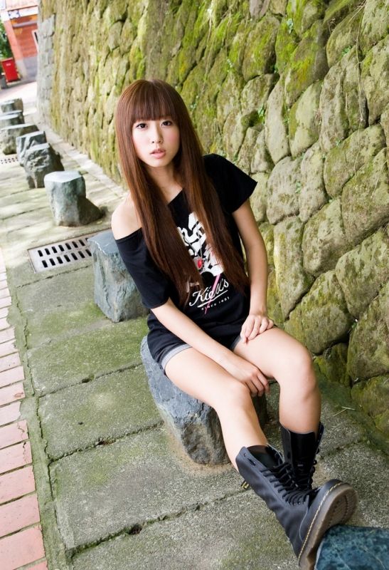 台湾萌妹子户外写真拍摄