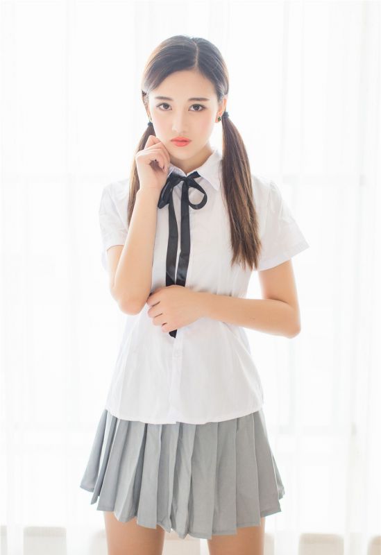 双马尾开苞学生美女黑丝制服短裙私房大胆裸体写真