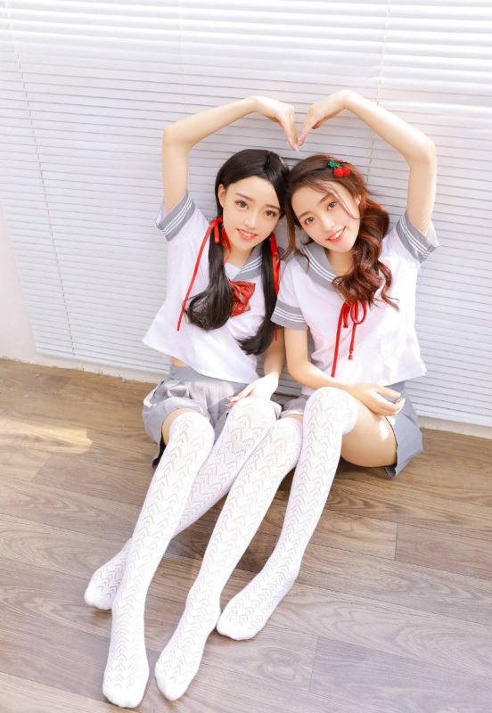 校园美少女百合花开白丝制服清新写真