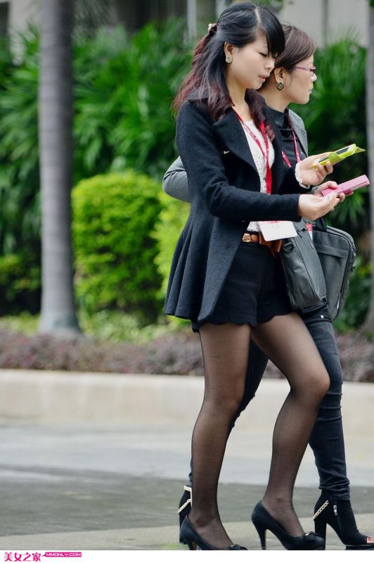 街拍丝袜美女高清写真