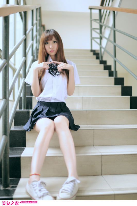 可爱美女校园甜美高清写真