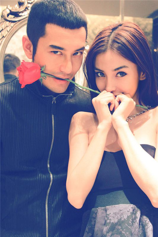 黄晓明携Angelababy杨颖拍摄幸福写真大片
