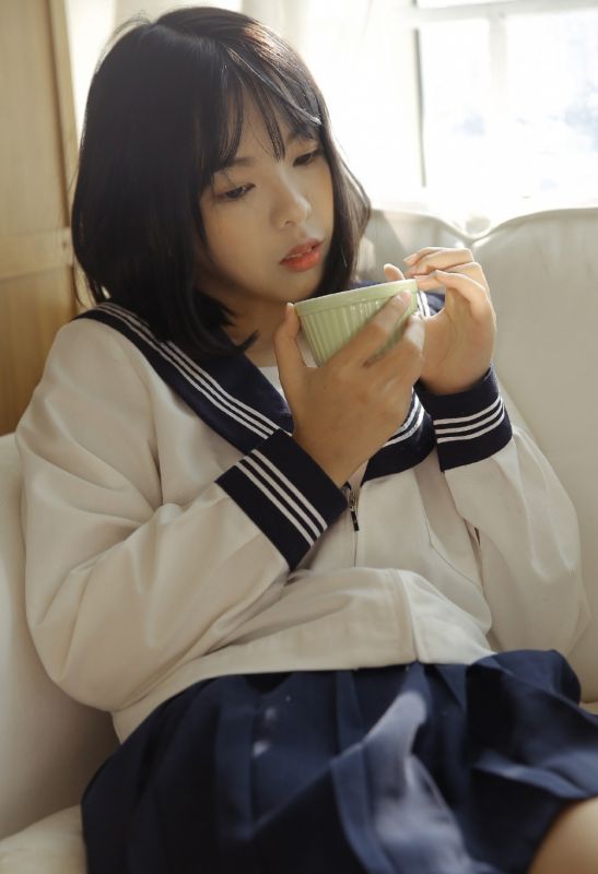 sm调教校园水手制服美女白丝袜美腿国产精品写真