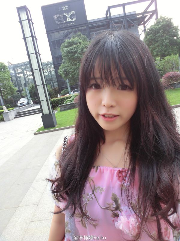 90后平面模特李樱婷Reiko微博自拍写真