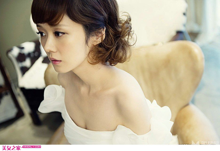 韩国美女张娜拉个性婚纱写真