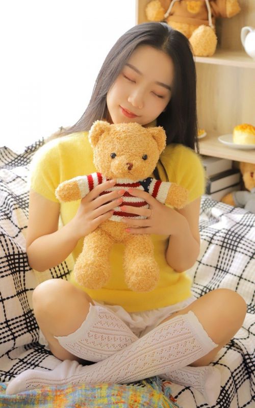 90后小嫩女白丝美腿直喷白浆性感美女诱惑写真