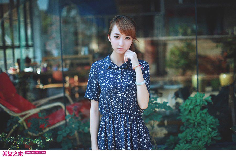 长裙美女清新迷人写真