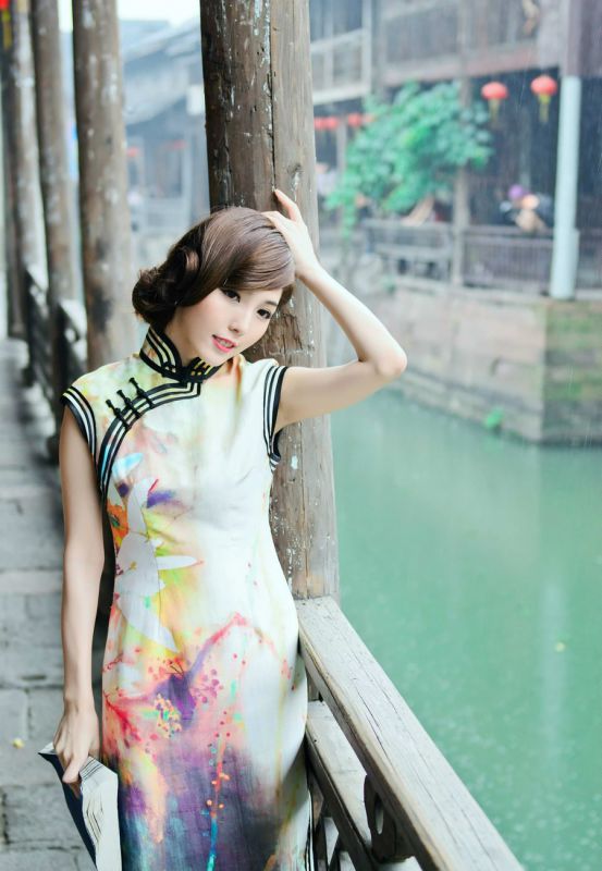 旗袍制服美女清新户外高清写真照