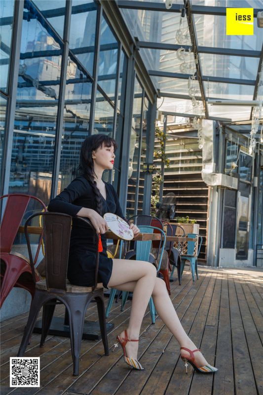 IESS异思趣向 - 模特:极品美腿模特喵姐街拍丝袜玉足写真图片第83张