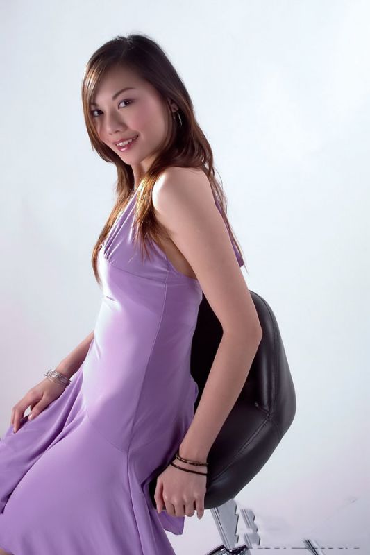 Pikki长腿紫裙妖娆美艳(1/13)