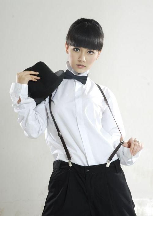 俏丽佳人孙骁骁制服写真英气十足