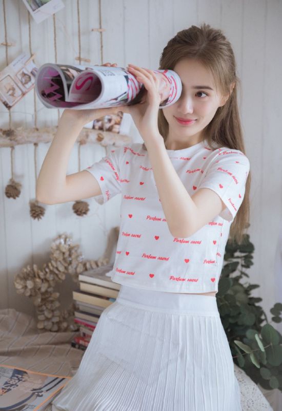 长发乙女白丝丝美足清秀美女写真图片