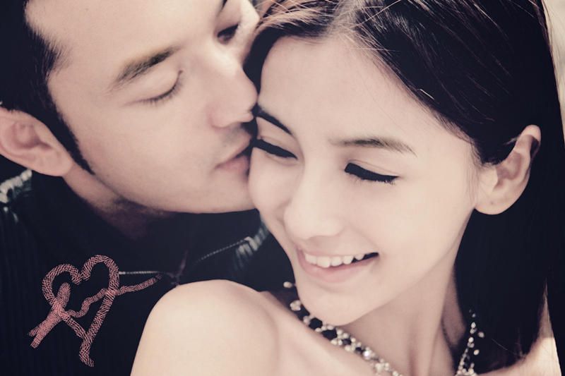 黄晓明携Angelababy杨颖拍摄幸福写真大片