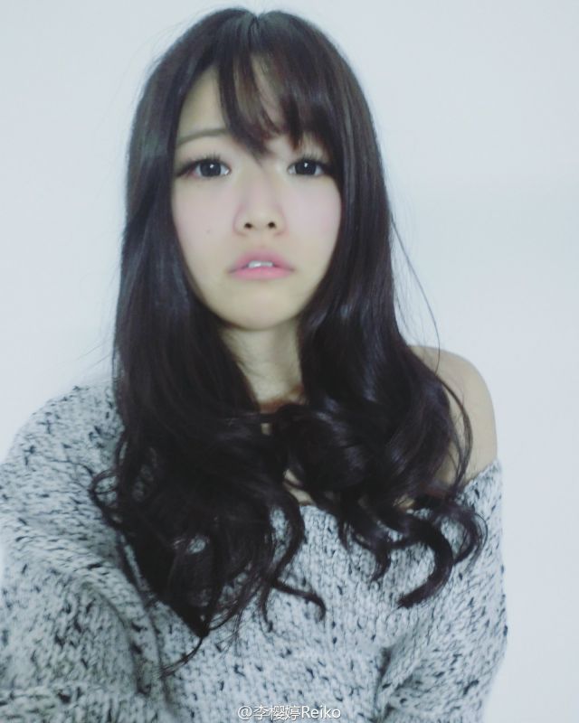 90后平面模特李樱婷Reiko微博自拍写真