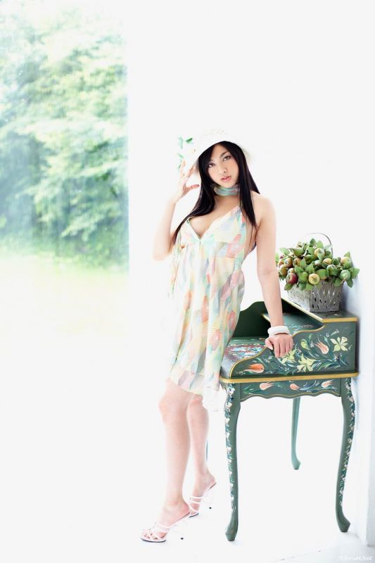 日本爆乳美女原纱央莉比基尼清纯写真