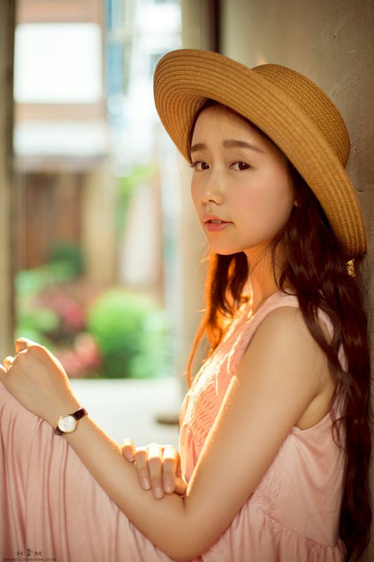 清新唯美小美女户外写真