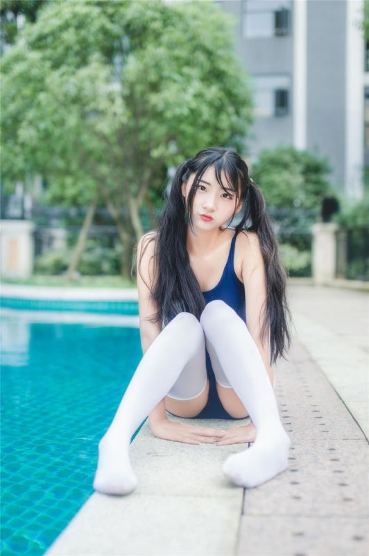 17岁高中生女主播优雅清纯写真