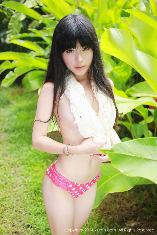 清纯美女Verna美乳诱惑写真