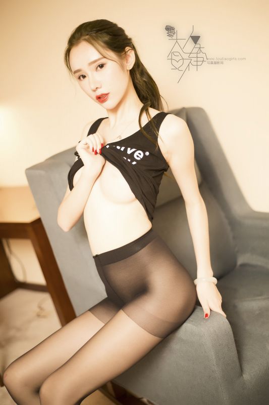 黑丝袜美女萌琪琪私房性感美腿写真