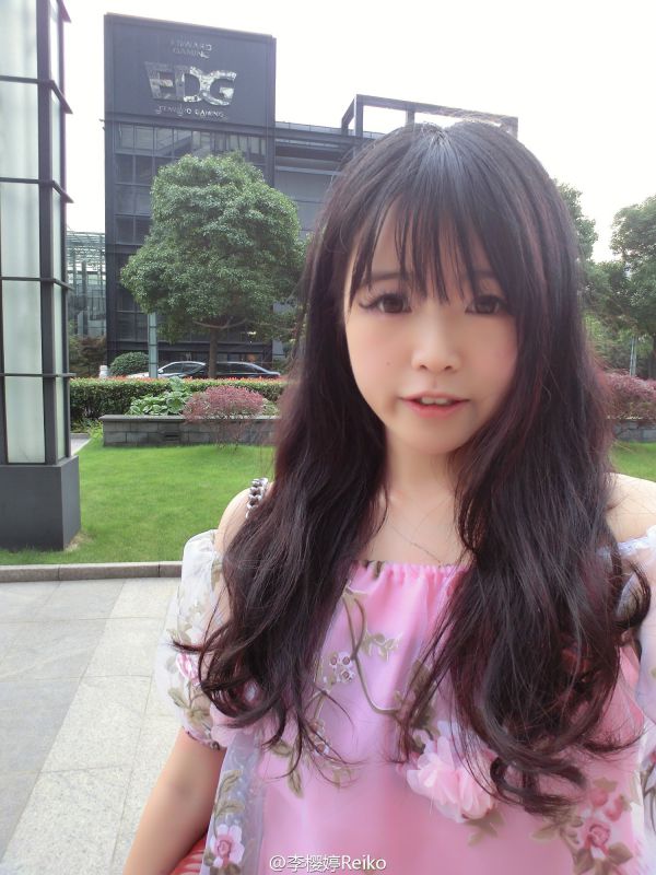 90后平面模特李樱婷Reiko微博自拍写真
