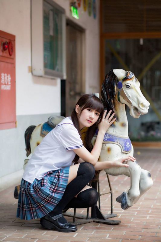台湾正妹高材生李思娴爆红 好学生也会打LOL