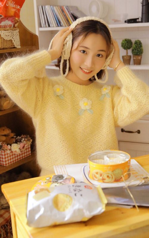 甜美清纯萝莉白丝美腿妖娆抚媚娆性感写真图片
