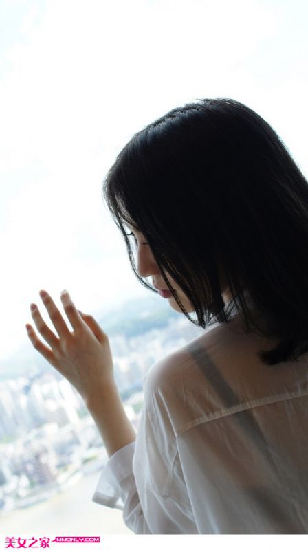 黑色内衣美女私房诱人写真