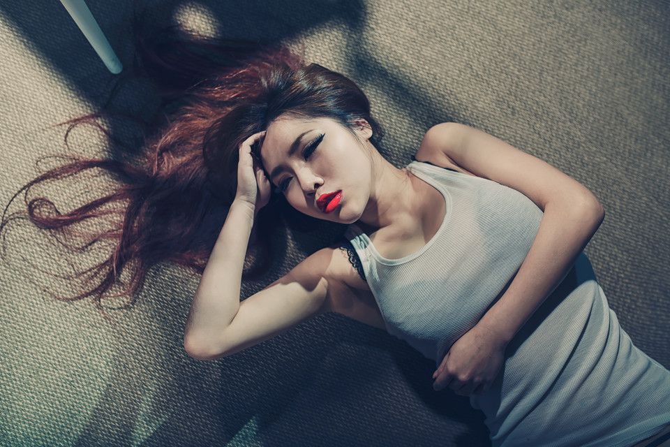 性感辣妹透视背心私房照