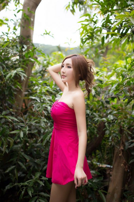 推女神90后嫩模王乔恩Abby泳装写真图片