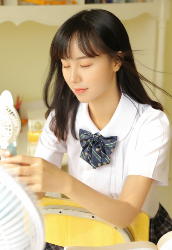 校园jk制服少女姿色天然丝袜写真