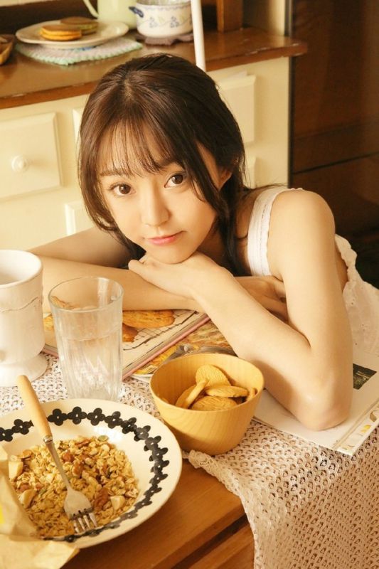 温软萝莉白丝美腿私房短裙粉嫩乙女写真