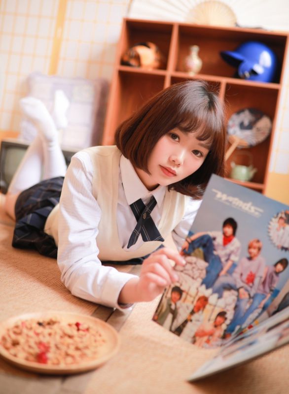 校园西装jk制服美少女丝袜白腿私房写真