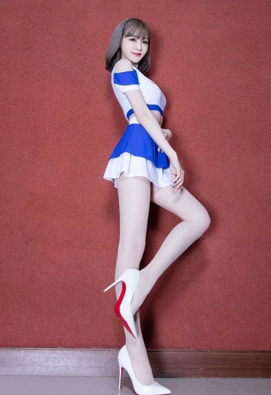 白丝袜美腿美女水手制服白嫩性感诱惑私房照