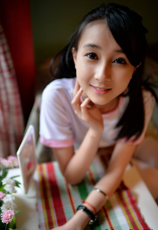 清纯萌妹子迷人高清写真