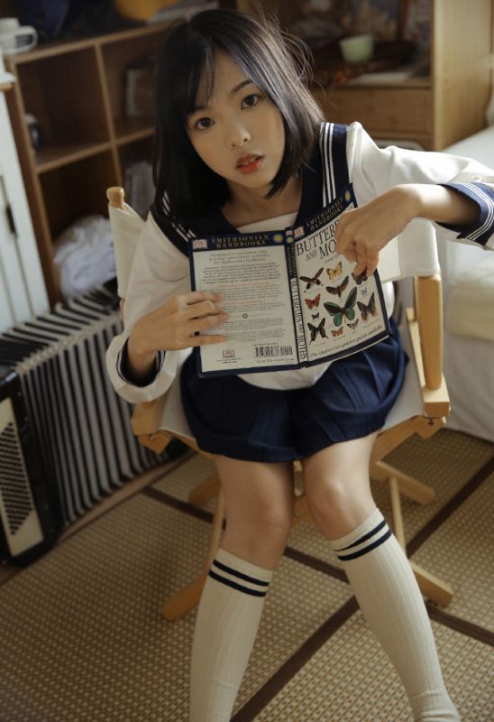 sm调教校园水手制服美女白丝袜美腿国产精品写真