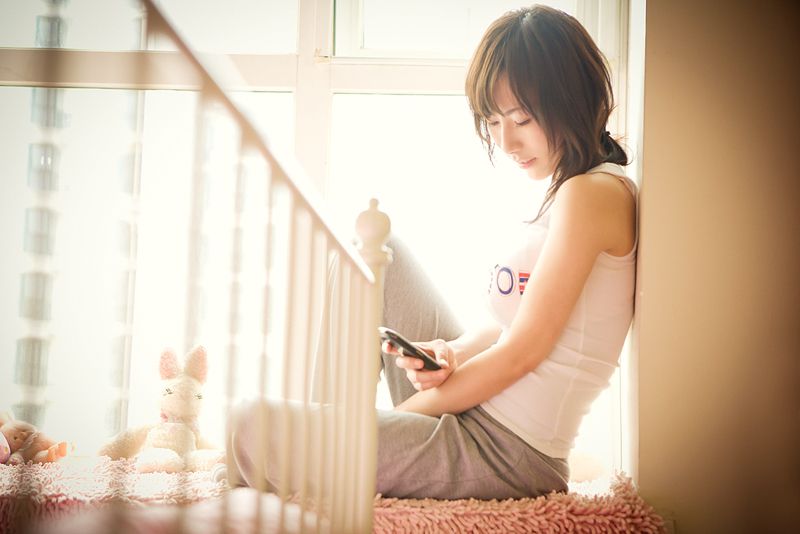 可爱美女室内高清迷人写真